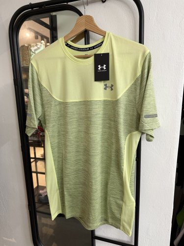 Under Armour  triko