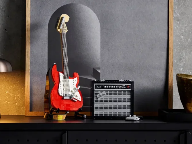 LEGO® Ideas Fender® Stratocaster™