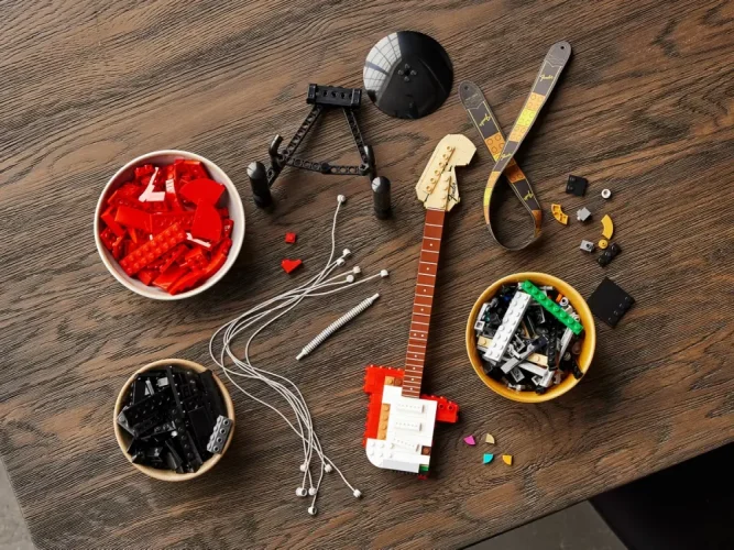 LEGO® Ideas Fender® Stratocaster™